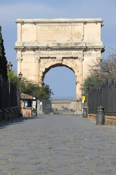 Arco de Tito en Roma
 - Foto, Imagen