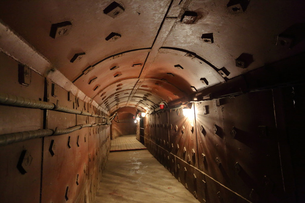 Stary bunkier korytarza - Zdjęcie, obraz
