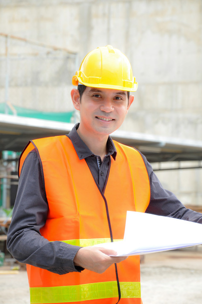 asiatischer Ingenieur oder Vorarbeiter - Foto, Bild