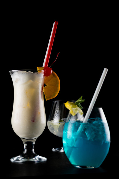 Colorful cocktails isolated - Foto, Imagen