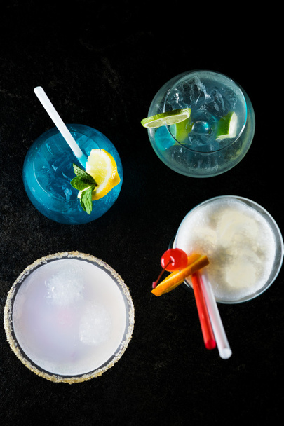 Colorful cocktails isolated - Foto, afbeelding