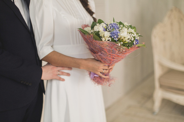 bride holding a bouquet of flowers - Foto, Imagem