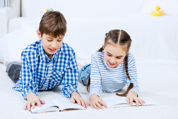 Cute kids reading books - Фото, изображение