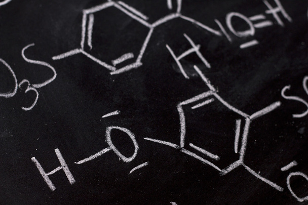 Χημικός τύπος στο blackboard - χειρόγραφα - Φωτογραφία, εικόνα
