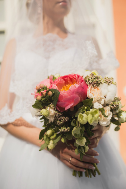 bride with bridal bouquet  - Fotoğraf, Görsel