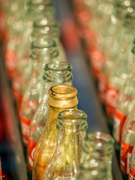 Kola şişe oyunu - Fotoğraf, Görsel