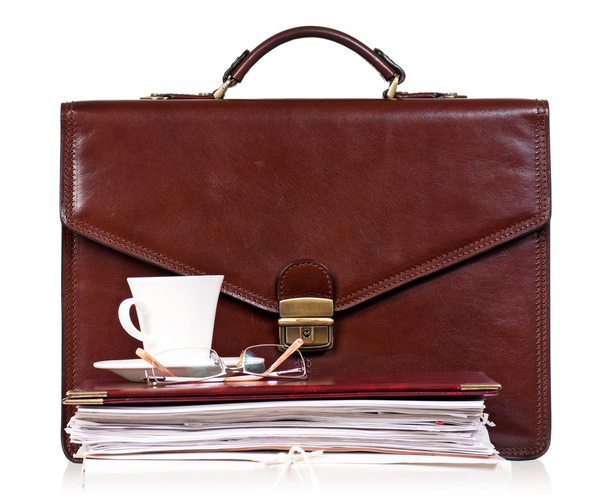 kahverengi deri evrak çantası ile ofis aksesuarları - Fotoğraf, Görsel