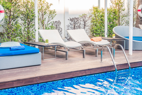 Luxus-Swimmingpool im Hotelresort - Foto, Bild
