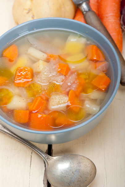 Soupe traditionnelle italienne au minestrone
  - Photo, image