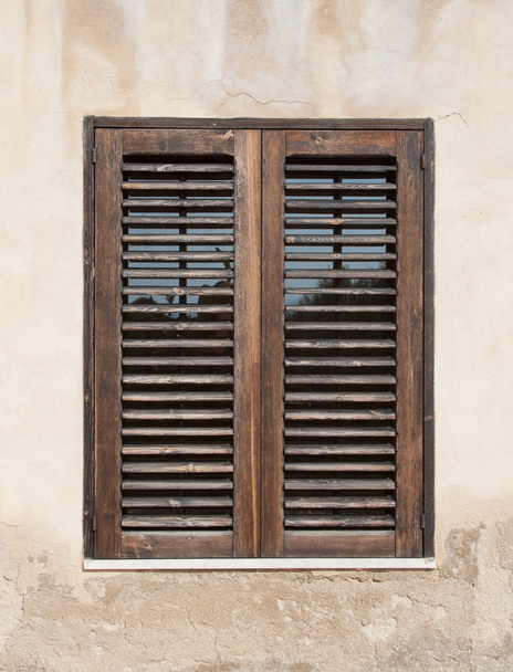 κλειστό παράθυρο ξύλου - Φωτογραφία, εικόνα
