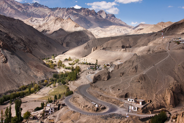 Serpantine himalaya road near Lamayuru monastery, Ladakh, Índia
. - Foto, Imagem