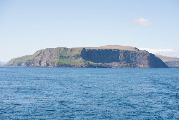 Пейзаж на Фарерских островах со Сторой Димун
 - Фото, изображение