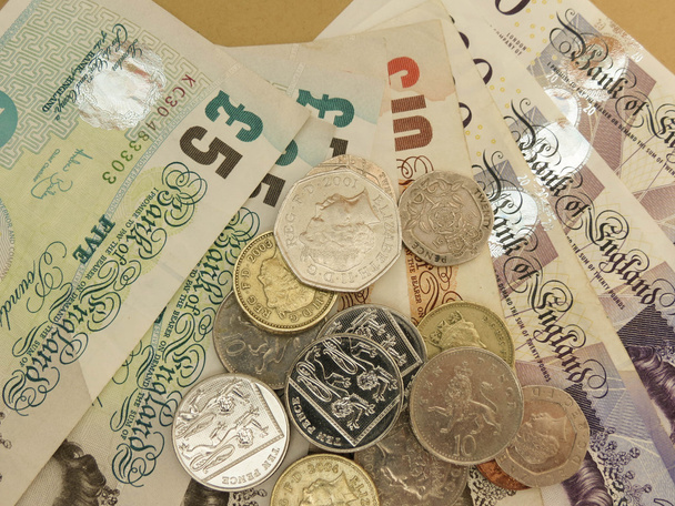 Britse Sterling ponden (Gbp) bankbiljetten en munten rekening houdend met het portret van koningin Elizabeth Ii - Foto, afbeelding