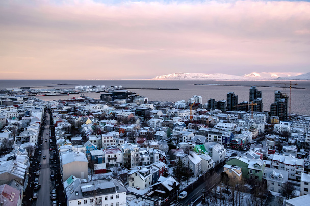 REYKJAVIK/ICELAND - FEB 05 : View over Reykjavik from Hallgrimsk - Foto, afbeelding