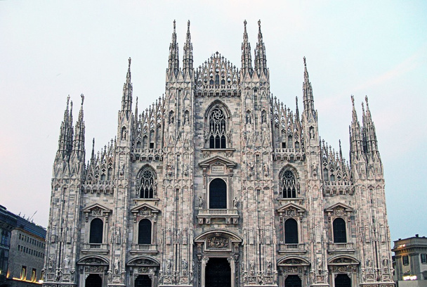 gevel van de kathedraal van Milaan. - Foto, afbeelding