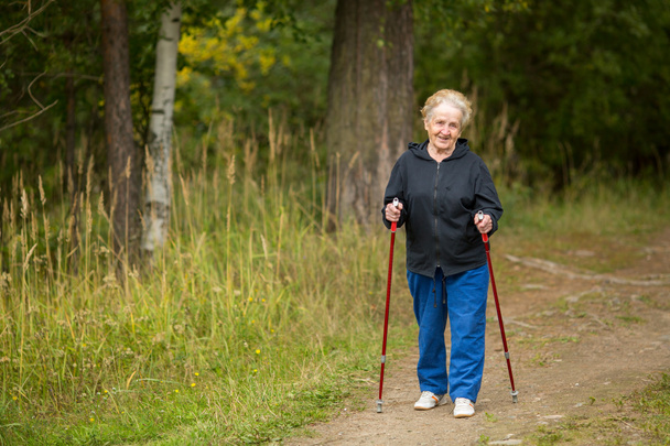 walking Elderly woman - Zdjęcie, obraz