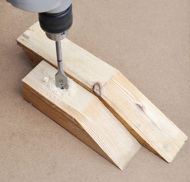 Drilling wooden board - Foto, afbeelding