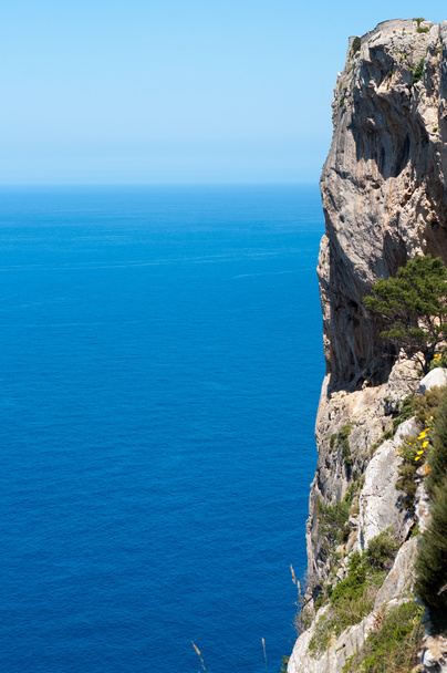 Cliff and blue sea - Fotó, kép