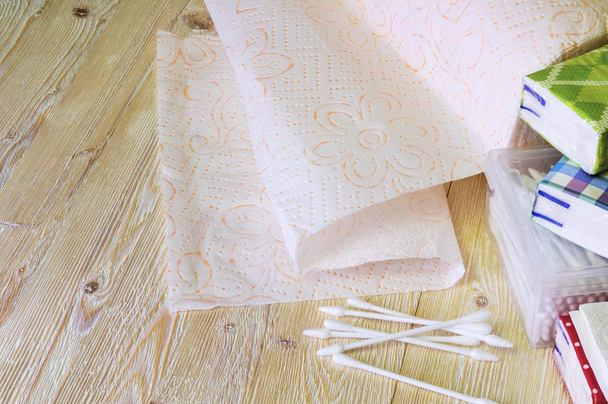 Serviettes, serviettes et mouchoirs en papier
. - Photo, image