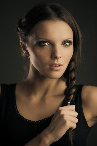 Portrait of gorgeous brunette in sport style - Foto, imagen