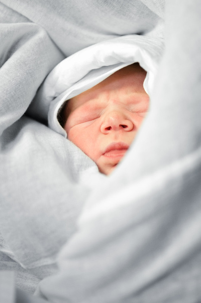 Foto de un bebé recién nacido
 - Foto, imagen