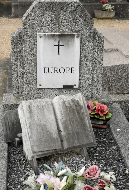 L'Europe, écrite sur une vieille tombe
 - Photo, image