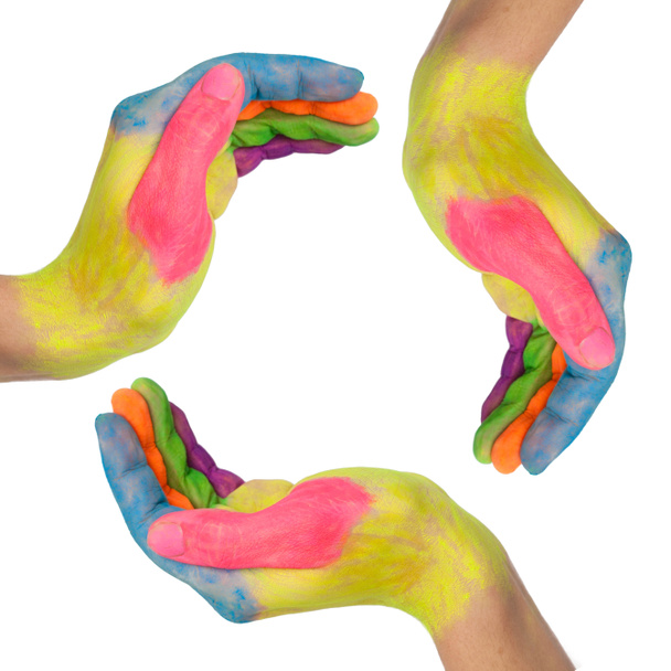 Mãos coloridas fazendo um círculo
 - Foto, Imagem