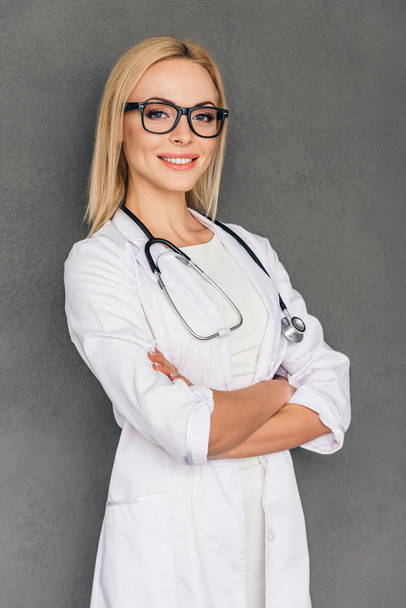 young female doctor - Foto, afbeelding