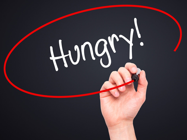 Muž ručně psaného hlad! černým fixem na vizuální displej - Fotografie, Obrázek