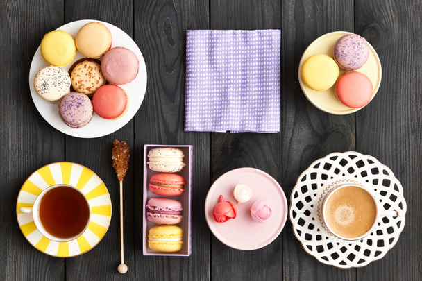 Maccheroni da dessert deliziosi francesi - Foto, immagini