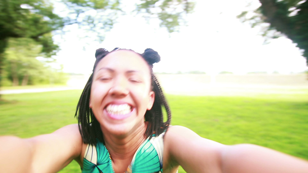 Frau macht ein Selfie - Filmmaterial, Video