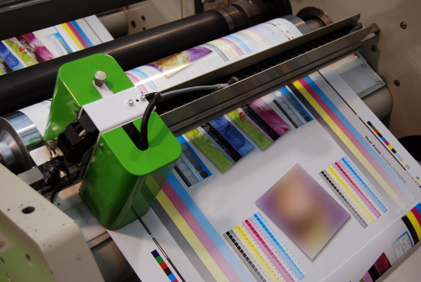 Impressão industrial: impressão Flexo press
 - Foto, Imagem