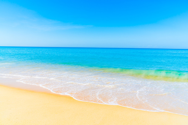 hermosa playa y mar - Foto, Imagen
