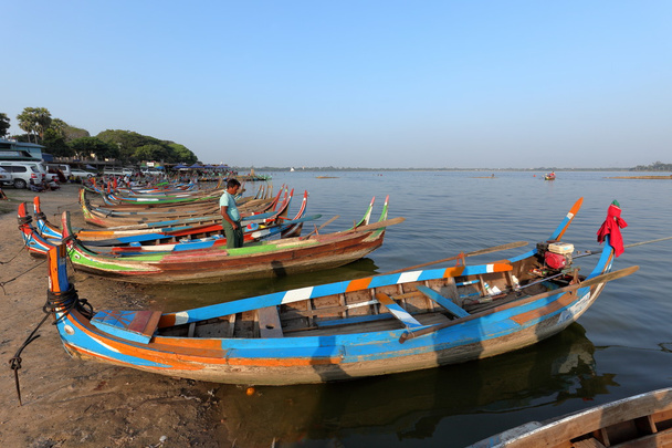 Il lago Taungthaman in Myanmar
 - Foto, immagini