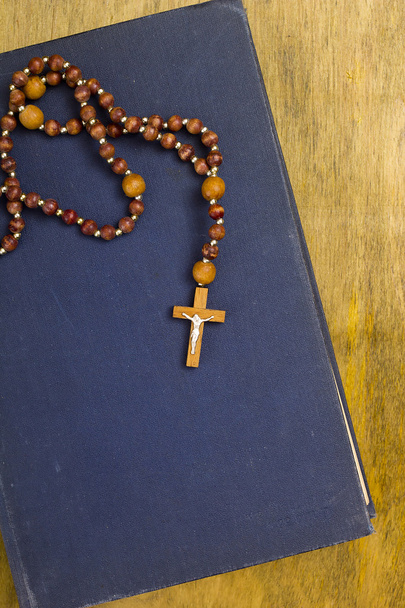 Catholic cross on the book - Valokuva, kuva