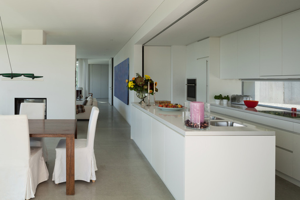 Interior, comedor y cocina
 - Foto, imagen