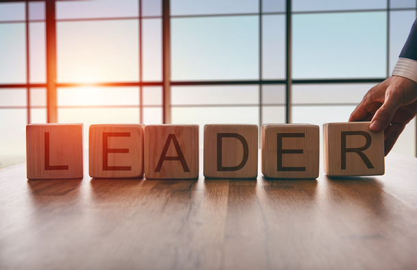 el concepto de liderazgo
 - Foto, Imagen