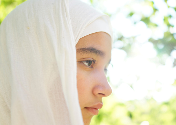 Beautiful muslim girl - Valokuva, kuva