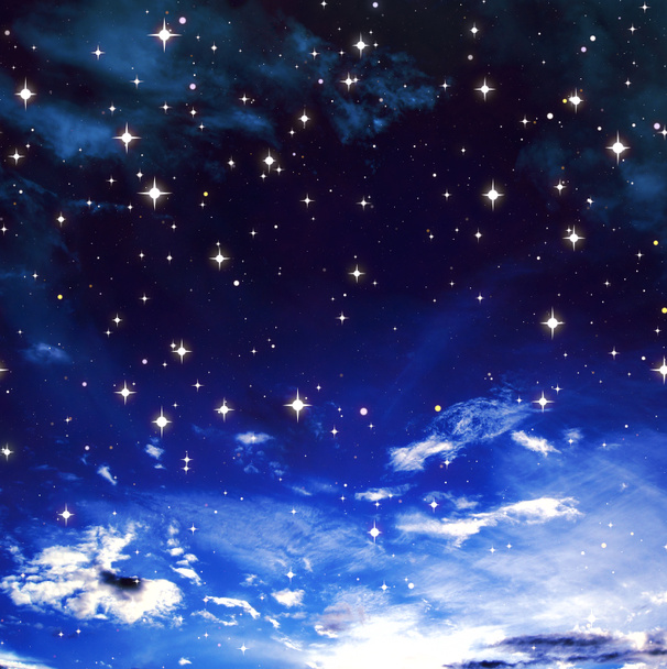 Stelle luminose nel cielo blu nuvoloso
 - Foto, immagini