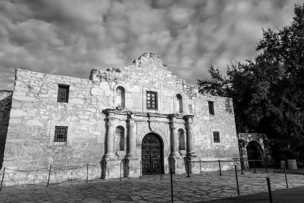 Zabytkowym Alamo w zmierzchu - Zdjęcie, obraz
