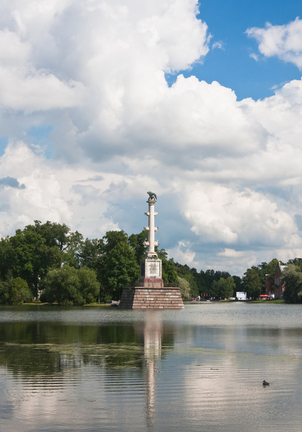ツァールスコエ セローの公園チェシュメ列を記念する 3 つのロシアの海軍 - 写真・画像