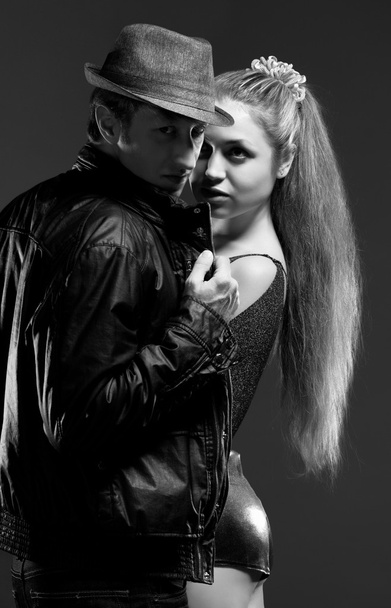 B&W portrait of a passionate couple - Fotografie, Obrázek