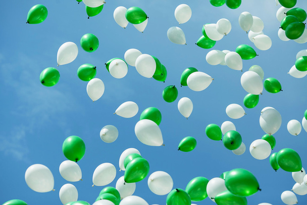 green and white balloons in the sky - Fotografie, Obrázek