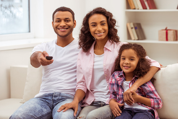Szczęśliwa rodzina afro-amerykański - Zdjęcie, obraz
