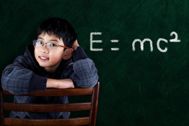 Έξυπνη Ασίας αγόρι στο σχολείο έννοια - Φωτογραφία, εικόνα