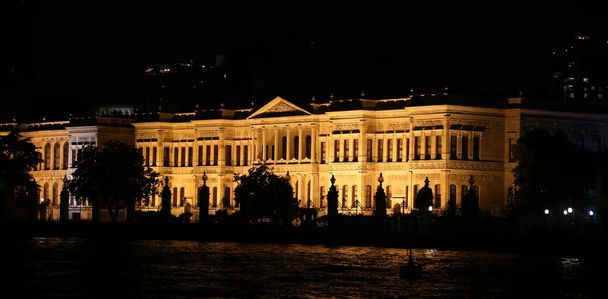 Παλάτι Dolmabahce στην Κωνσταντινούπολη - Φωτογραφία, εικόνα