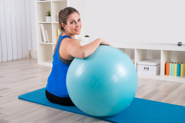 Happy Woman With Fitness Ball - Foto, imagen