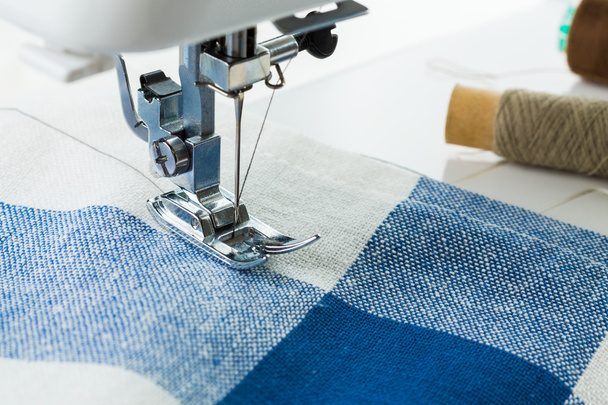 sewing process in the phase of overstitching - Valokuva, kuva