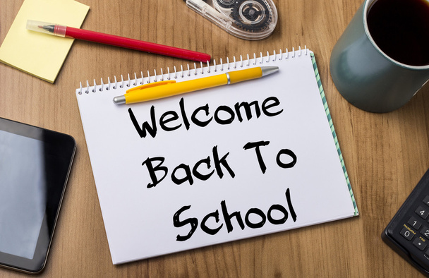 Welcome Back To School - Note Pad With Text - Foto, afbeelding