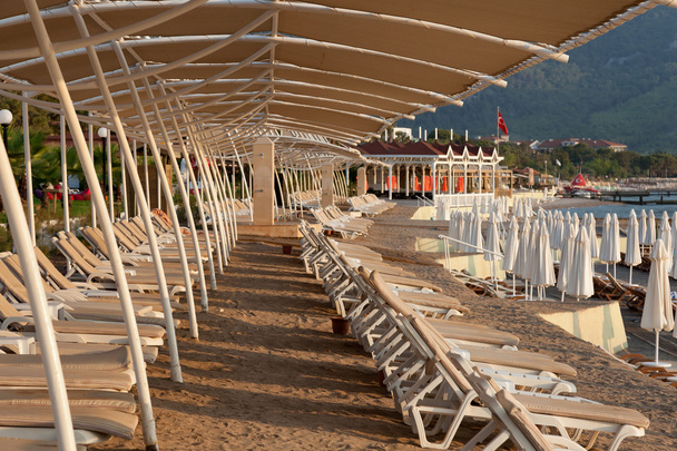 Spiaggia in Turchia senza riposo
 - Foto, immagini